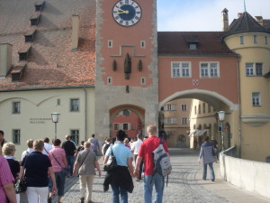 Tordurchgang zur Altstadt am Ende der Steinen Brücke